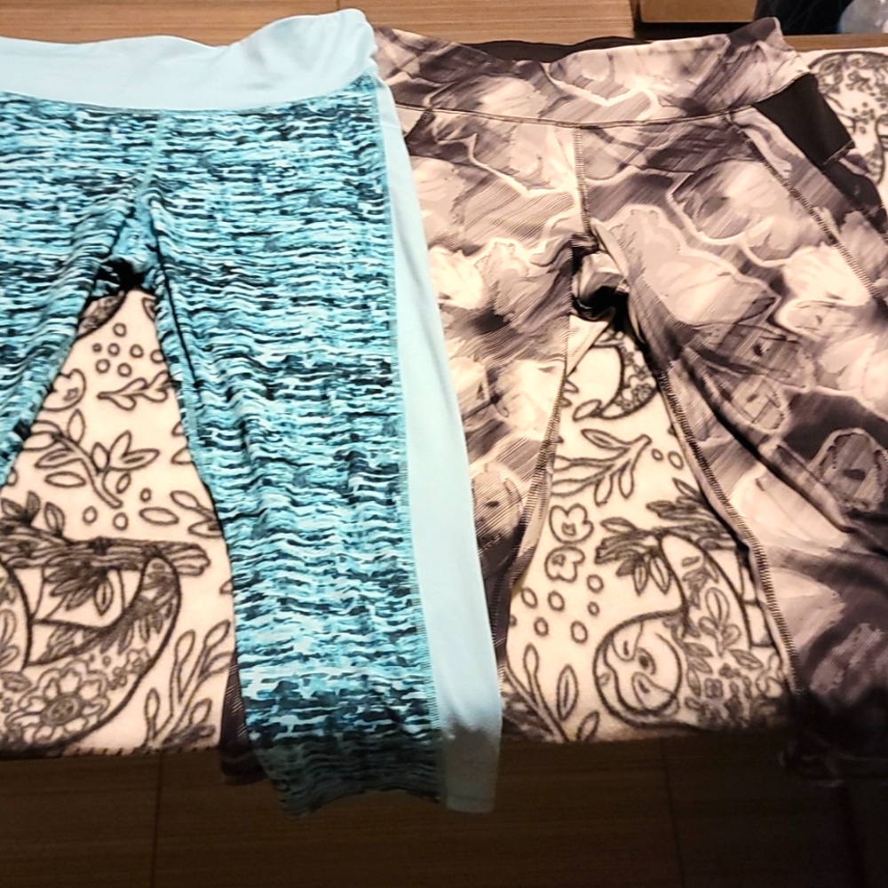 2 PAIR CROPS